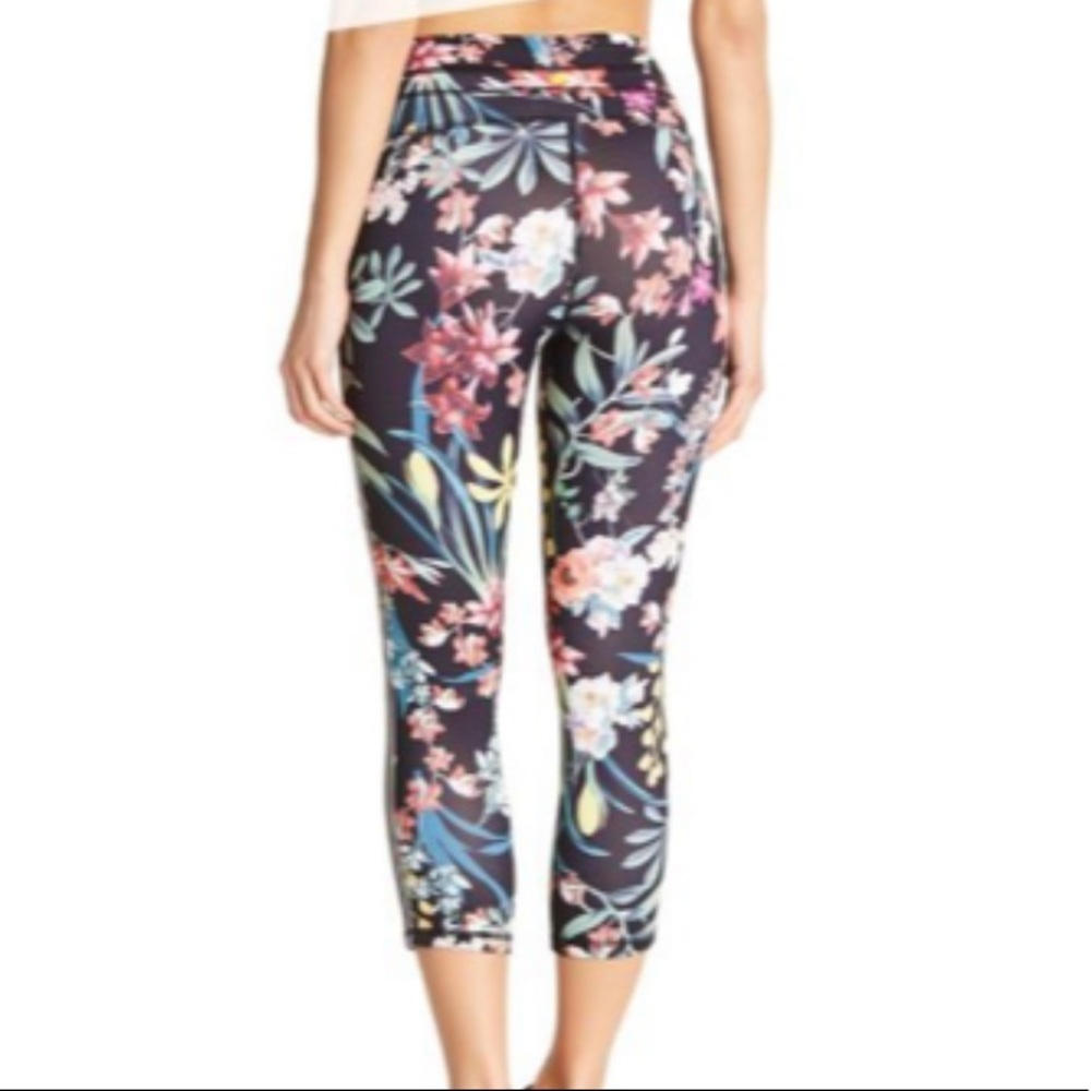 C&C California Floral Leggings - Size Small